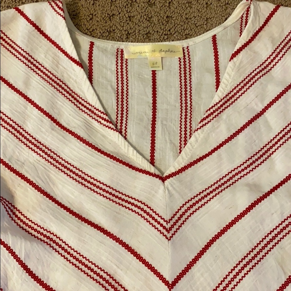 Beautiful blouse - Picture 2 of 3